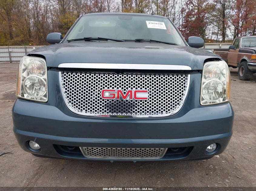 2008 GMC Yukon Denali VIN: 1GKFK63808J151035 Lot: 43658190