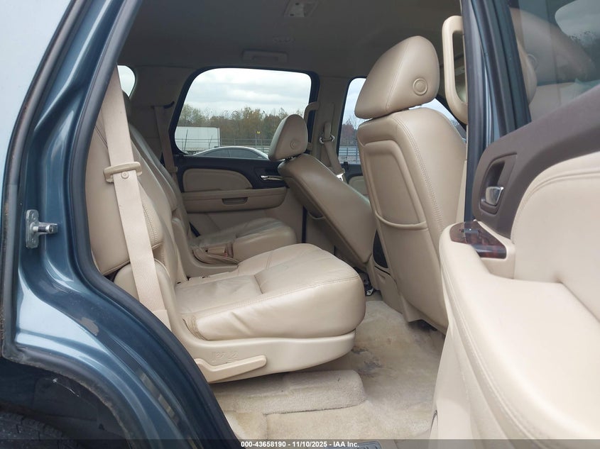 2008 GMC Yukon Denali VIN: 1GKFK63808J151035 Lot: 43658190