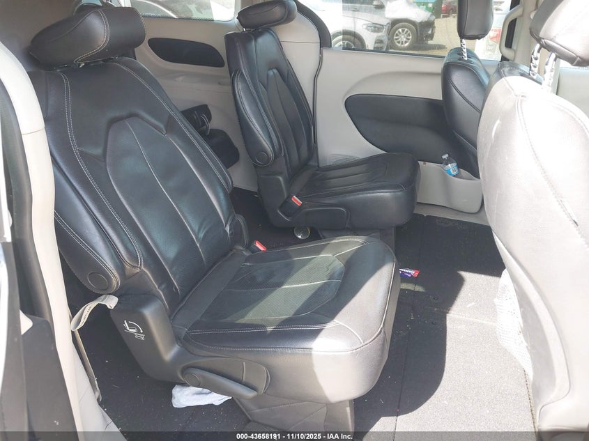 2022 Chrysler Pacifica Touring L VIN: 2C4RC1BG8NR109849 Lot: 43658191