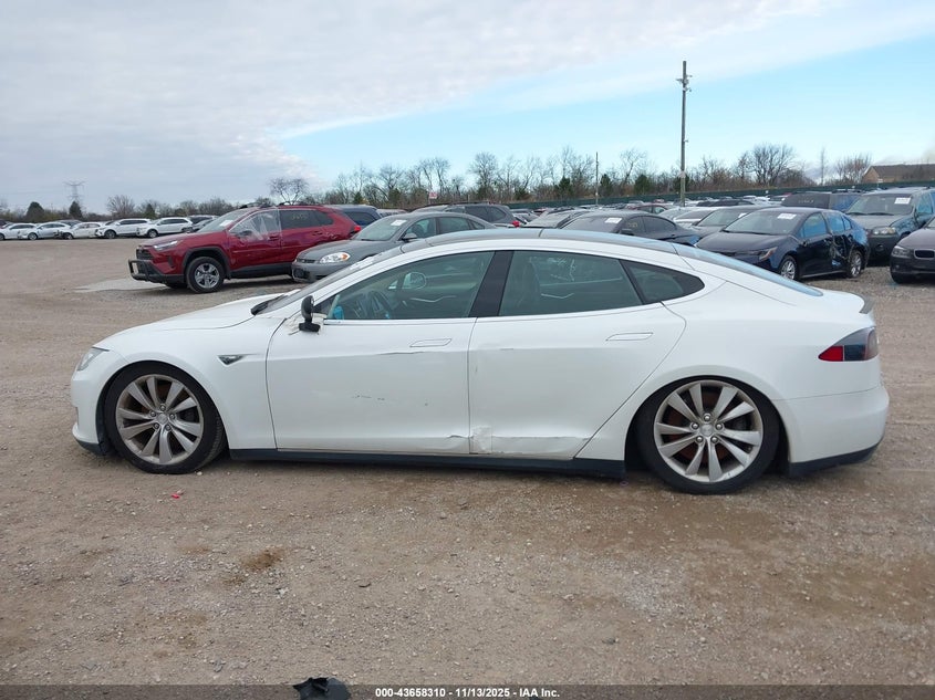 2012 Tesla Model S Performance/Signature Performance VIN: 5YJSA1DP0CFS01096 Lot: 43658310