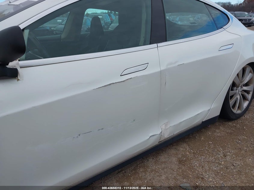 2012 Tesla Model S Performance/Signature Performance VIN: 5YJSA1DP0CFS01096 Lot: 43658310