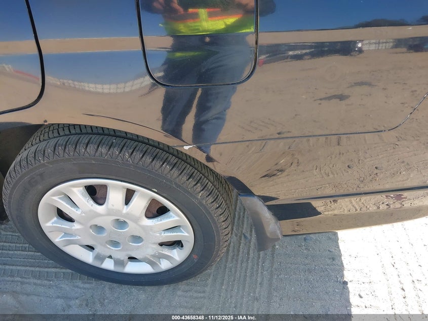 2004 Honda Civic Lx VIN: 2HGES16504H618057 Lot: 43658348