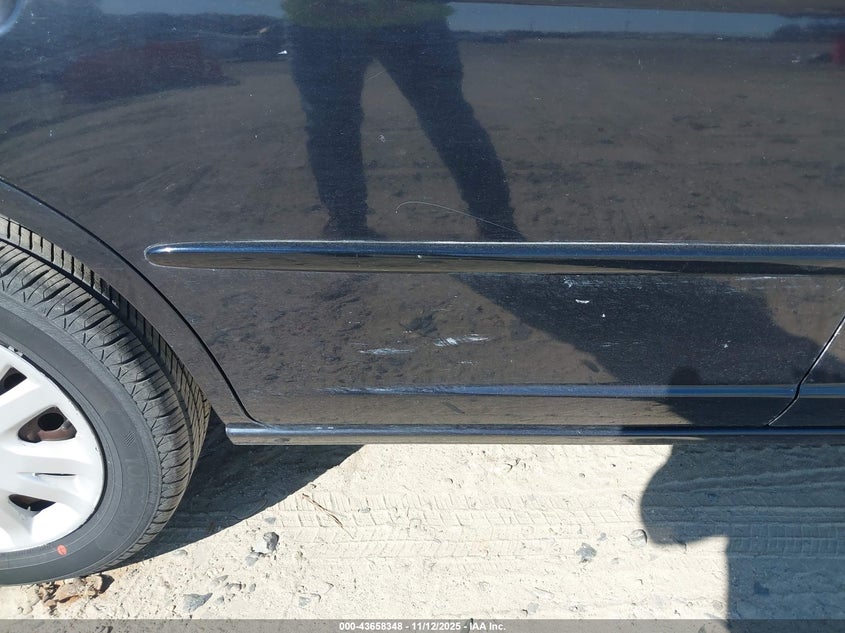 2004 Honda Civic Lx VIN: 2HGES16504H618057 Lot: 43658348