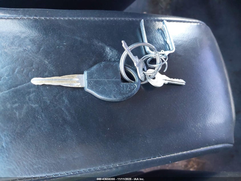 1998 Nissan Maxima Gle/Gxe/Se VIN: JN1CA21D8WM917392 Lot: 43658355