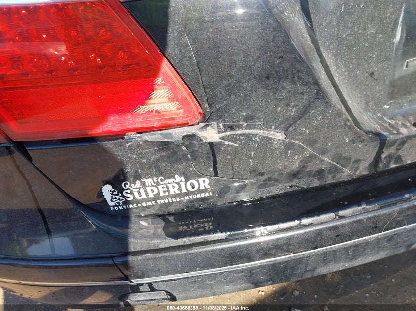 2009 Hyundai Genesis 3.8 VIN: KMHGC46E79U022224 Lot: 43658358