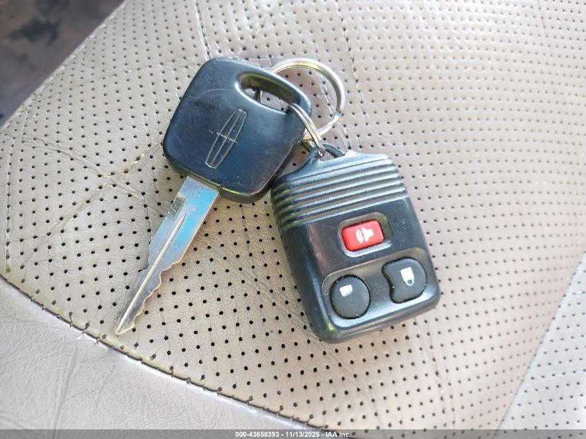 2002 Lincoln Navigator VIN: 5LMFU28R72LJ10468 Lot: 43658393