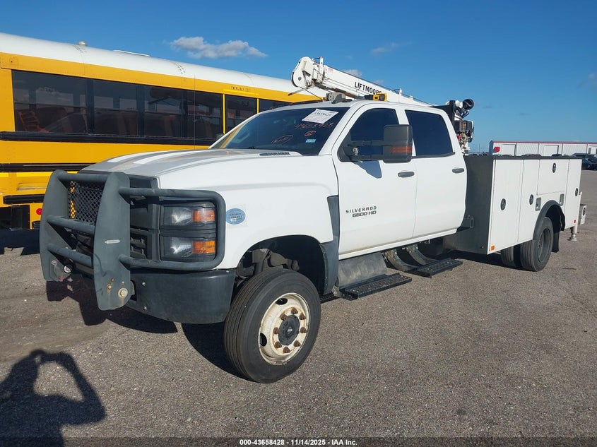 1HTKJPVM3KH827413 2019 CHEVROLET SILVERADO photo no. 2