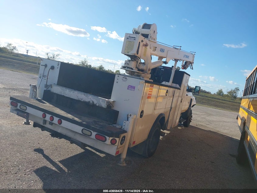 1HTKJPVM3KH827413 2019 CHEVROLET SILVERADO photo no. 4