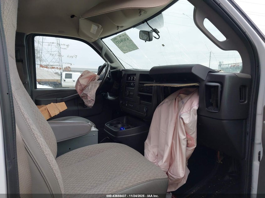1GCWGAFP0L1249798 2020 Chevrolet Express Cargo Rwd 2500 Regular Wheelbase Wt auction photo 1
