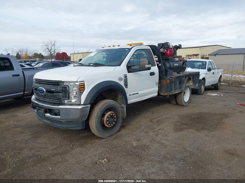 1FDUF5HT7KEG69475 2019 FORD F550 photo no. 2