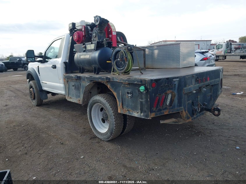 1FDUF5HT7KEG69475 2019 FORD F550 photo no. 3