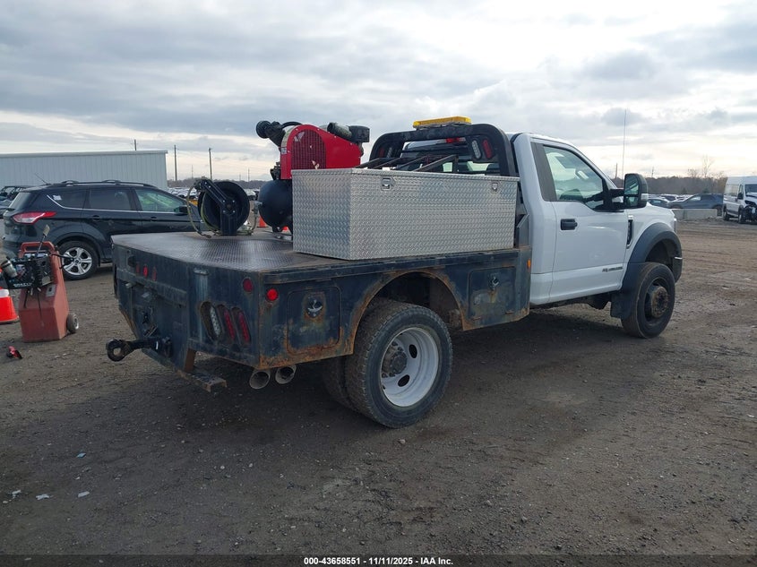 1FDUF5HT7KEG69475 2019 FORD F550 photo no. 4