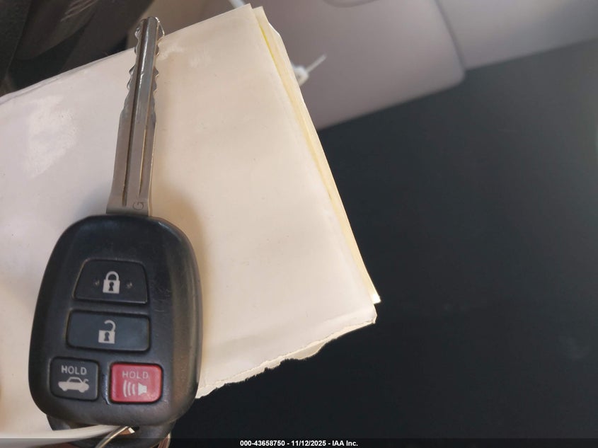 4T4BF1FKXCR256425 2012 TOYOTA CAMRY photo no. 11