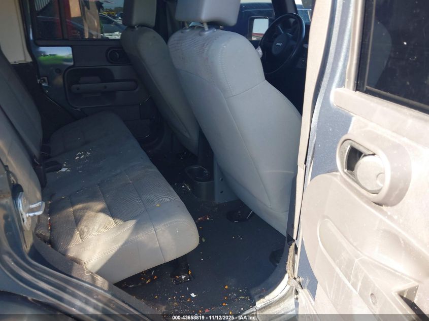 2007 Jeep Wrangler Unlimited Sahara VIN: 1J4GA59167L190667 Lot: 43658819