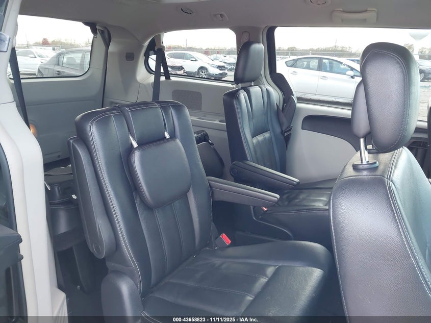 2013 Chrysler Town & Country Touring VIN: 2C4RC1BG8DR774426 Lot: 43658823