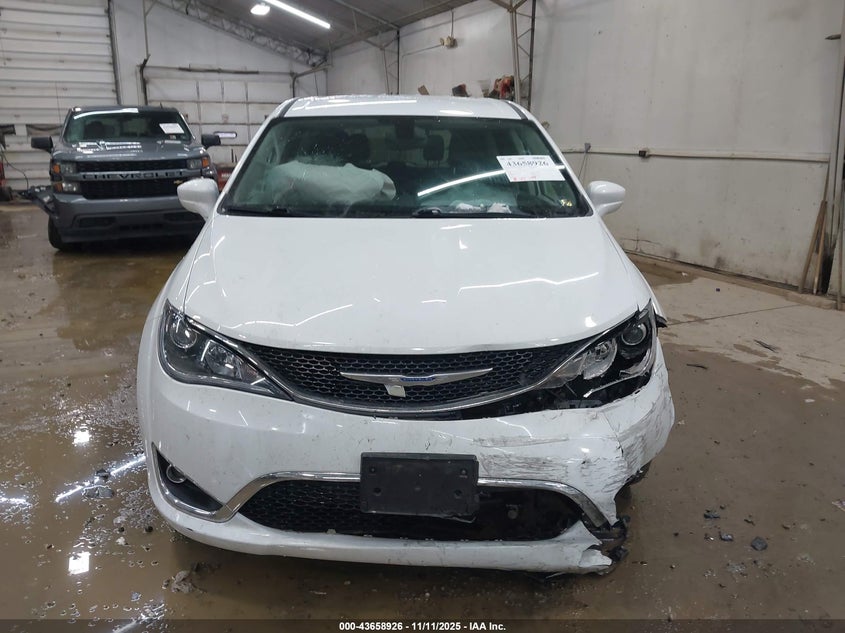 2018 Chrysler Pacifica Touring Plus VIN: 2C4RC1FG7JR128266 Lot: 43658926