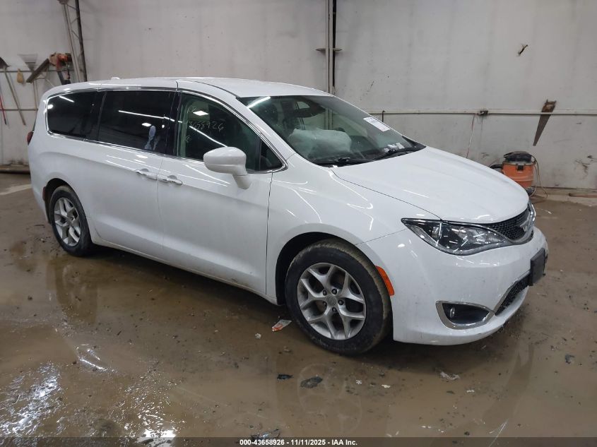 CHRYSLER PACIFICA TOURING PLUS