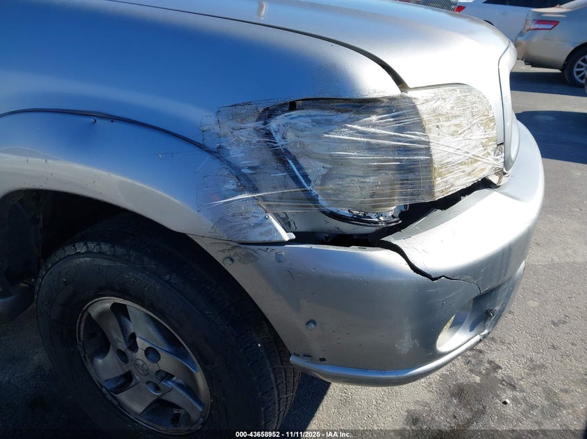 2004 Toyota Sequoia Sr5 V8 VIN: 5TDZT34AX4S207419 Lot: 43658952