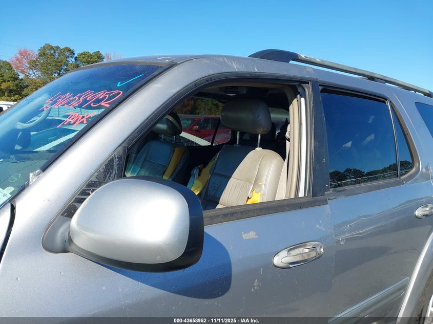 2004 Toyota Sequoia Sr5 V8 VIN: 5TDZT34AX4S207419 Lot: 43658952