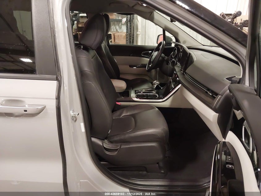 2024 KIA CARNIVAL MPV EX - KNDNC5H33R6390420