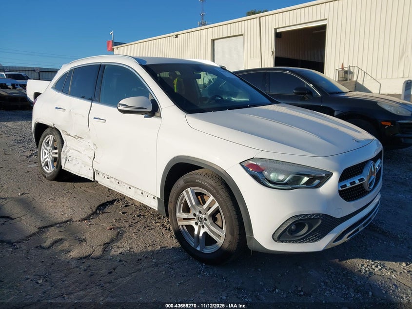 MERCEDES-BENZ GLA-CLASS 4MATIC