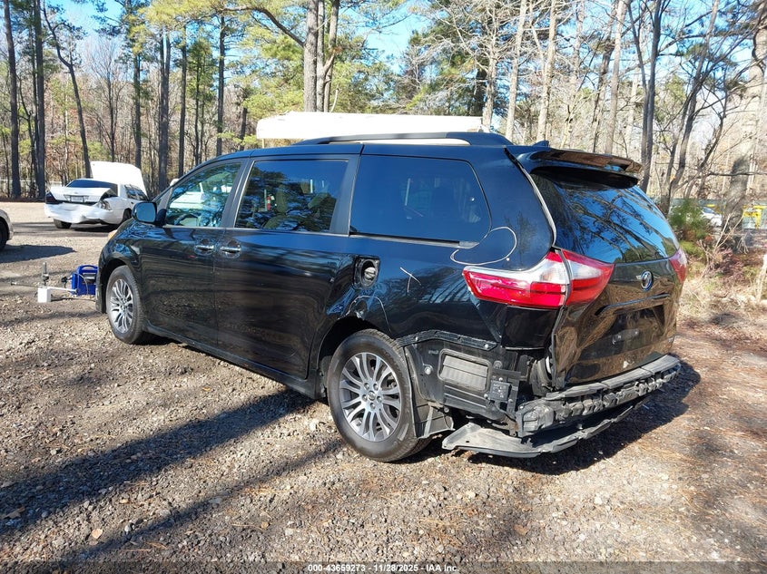 2018 Toyota Sienna Xle 8 Passenger VIN: 5TDYZ3DC4JS927774 Lot: 43659273
