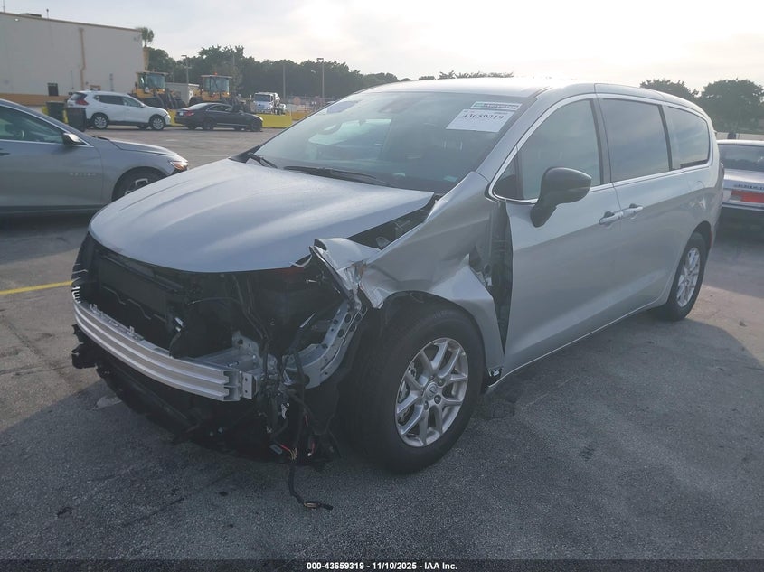2C4RC1BG1TR188990 2026 CHRYSLER PACIFICA photo no. 2