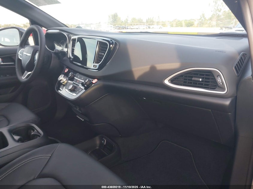 2C4RC1BG1TR188990 2026 CHRYSLER PACIFICA photo no. 5
