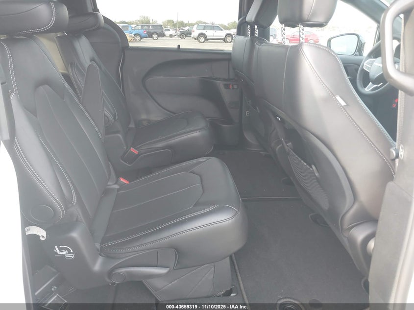 2C4RC1BG1TR188990 2026 CHRYSLER PACIFICA photo no. 8