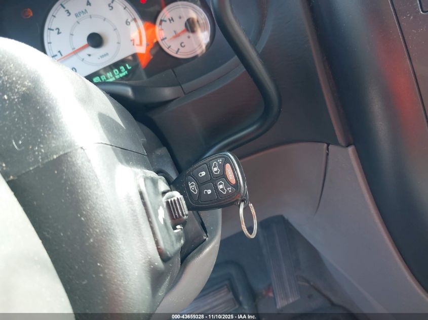 2005 Chrysler Town & Country Touring VIN: 2C4GP54L25R284241 Lot: 43659328