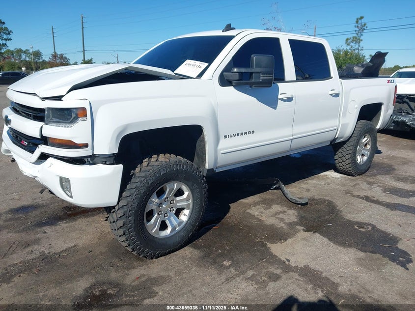 3GCUKREC2JG587074 2018 CHEVROLET SILVERADO photo no. 2