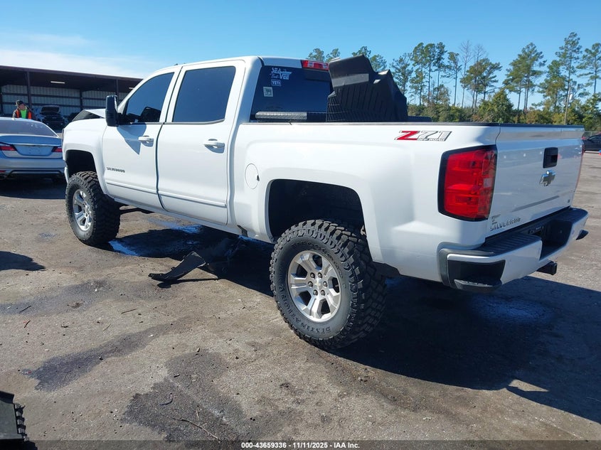 3GCUKREC2JG587074 2018 CHEVROLET SILVERADO photo no. 3