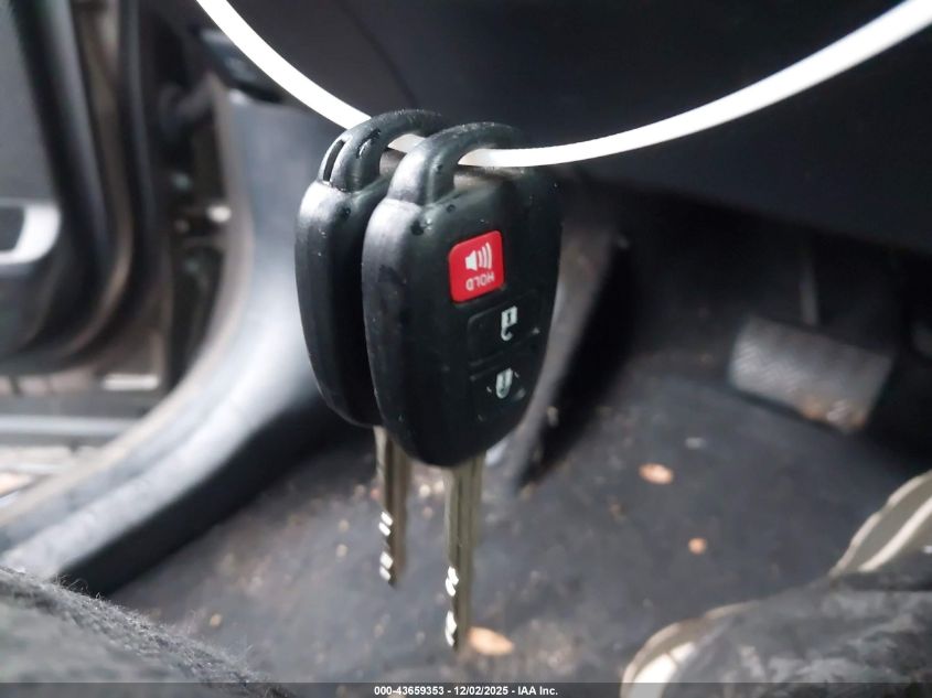 2015 Toyota Rav4 Xle VIN: JTMRFREV4FD164013 Lot: 43659353