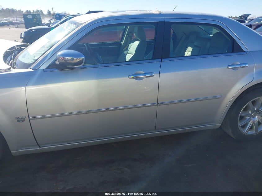 2007 Chrysler 300C VIN: 2C3KA63H07H808269 Lot: 43659375