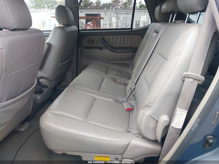 2005 Toyota Sequoia Limited V8 VIN: 5TDBT48A15S234320 Lot: 43659382