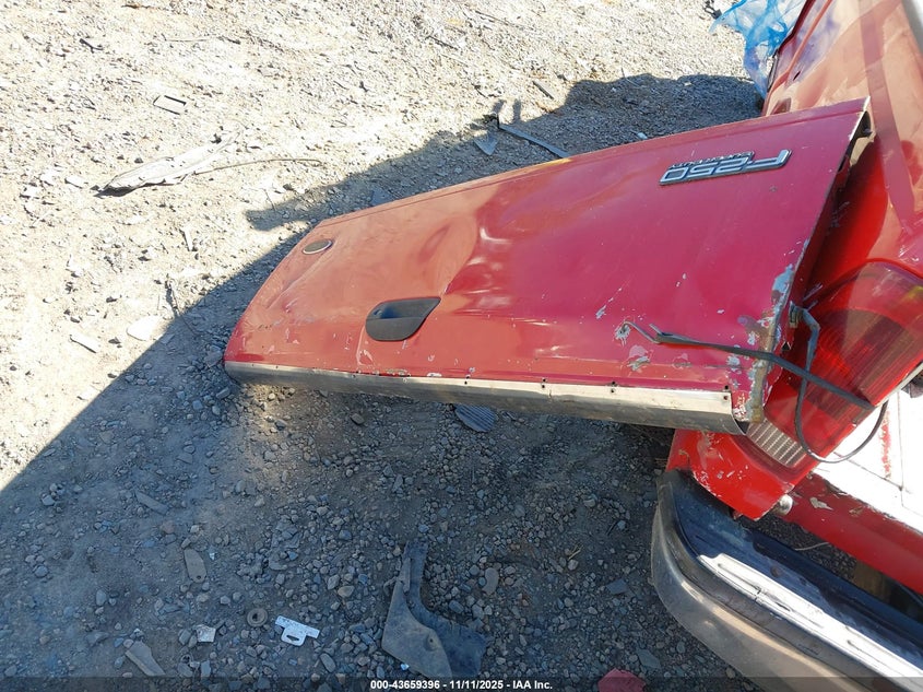 2000 Ford F-250 Lariat/Xl/Xlt VIN: 1FTNX21F6YEC04302 Lot: 43659396