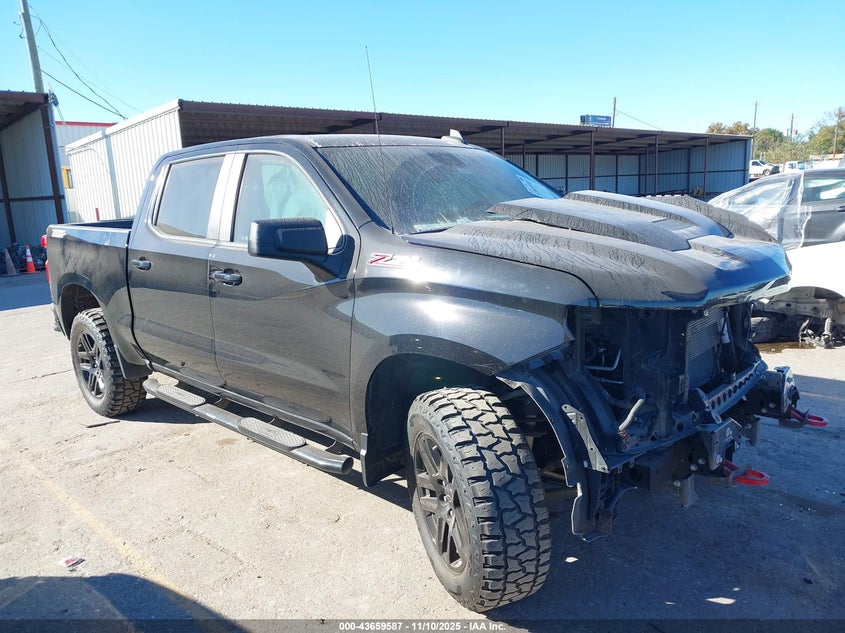 CHEVROLET SILVERADO 1500 4WD SHORT BED CUSTOM TRAIL BOSS