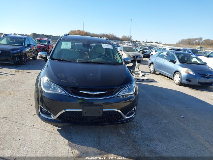 2017 Chrysler Pacifica Limited VIN: 2C4RC1GG6HR620456 Lot: 43659716