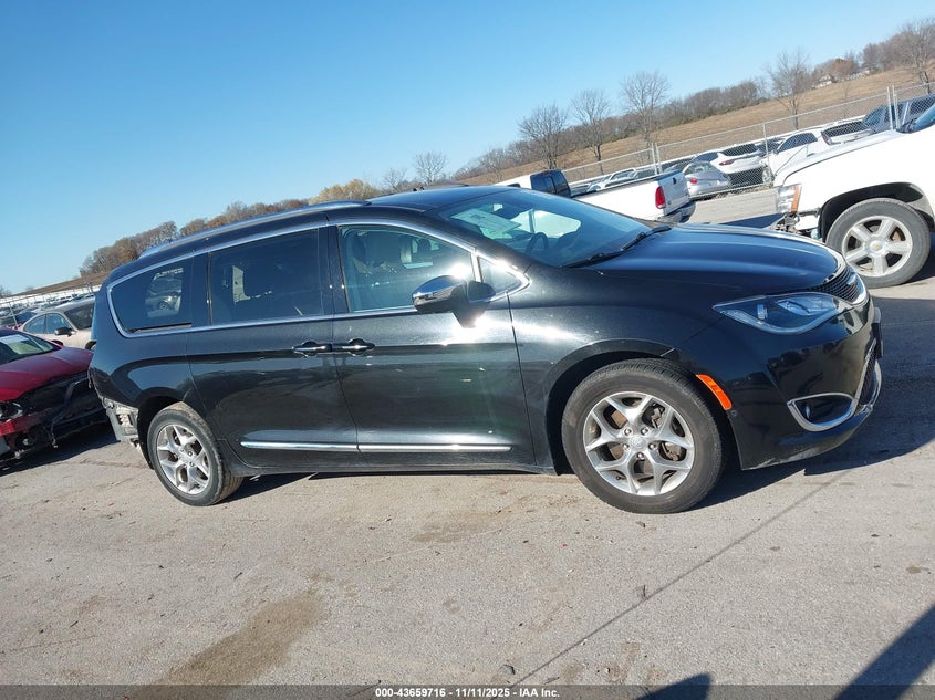 2017 Chrysler Pacifica Limited VIN: 2C4RC1GG6HR620456 Lot: 43659716