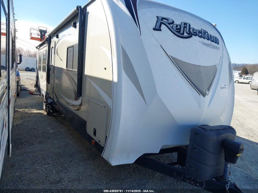 573TR3828H3310880 2017   photo no. 10
