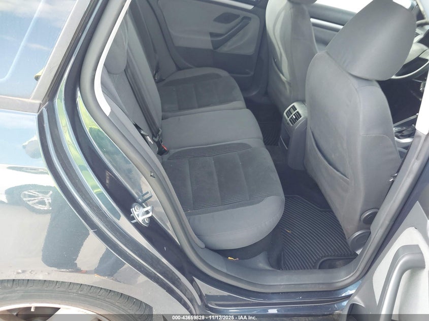 2009 Volkswagen Jetta 2.5L S VIN: 3VWKM71K89M308546 Lot: 43659828