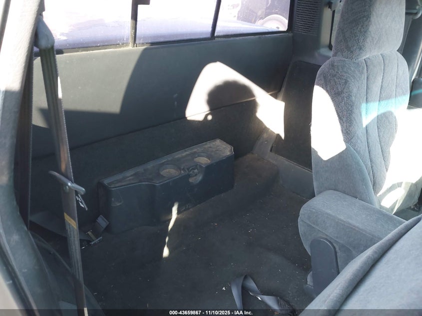 2000 GMC Sonoma Sls VIN: 1GTDT19W0YK178870 Lot: 43659867