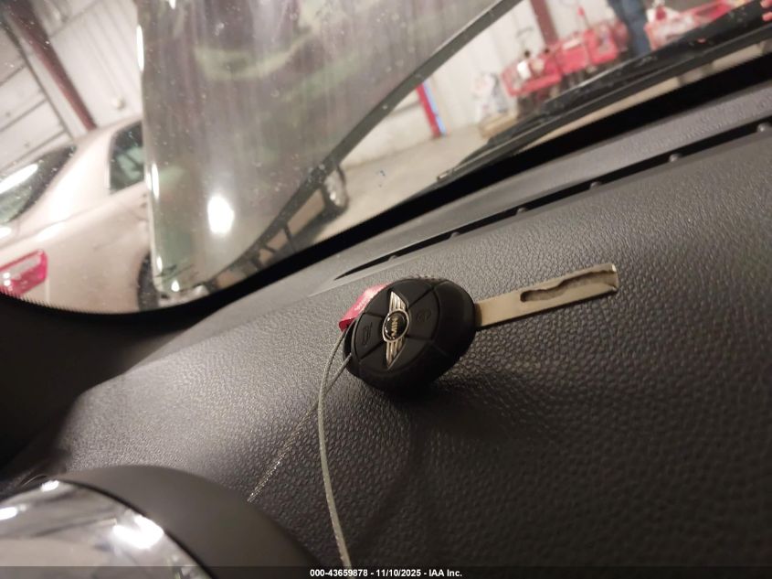 2008 Mini Cooper VIN: WMWRF335X8TG18502 Lot: 43659878