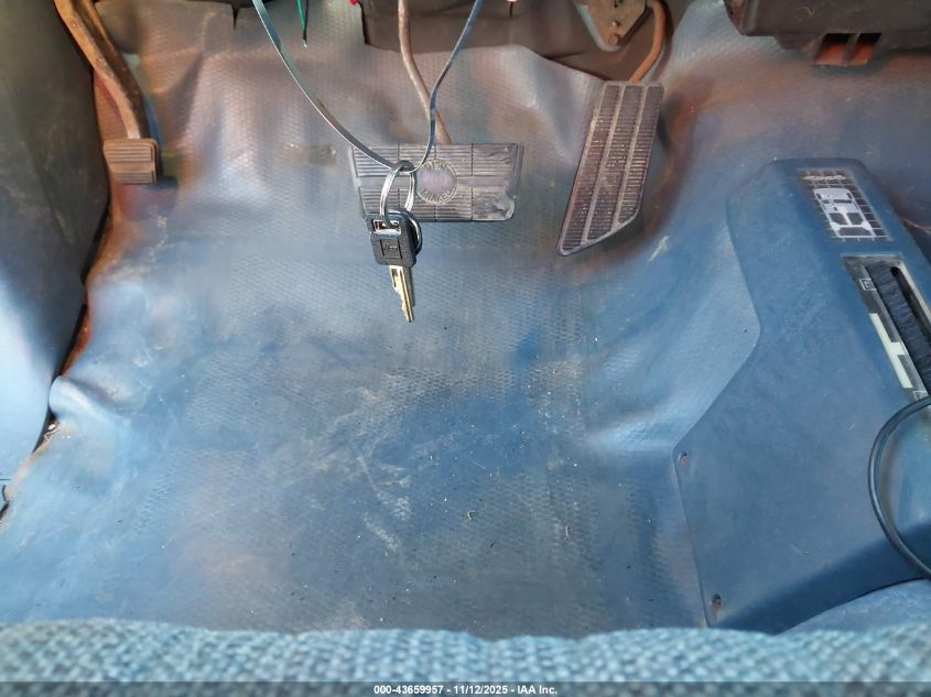 1990 Chevrolet Gmt-400 K1500 VIN: 1GCDK14K4LE237353 Lot: 43659957