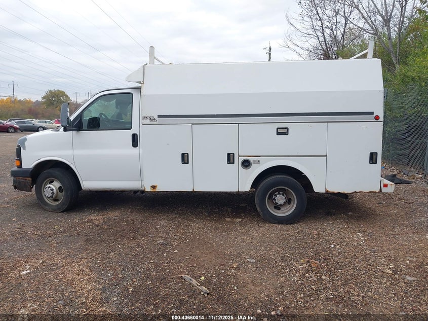 2008 Chevrolet Express Cutaway Work Van VIN: 1GBJG31K581207138 Lot: 43660014