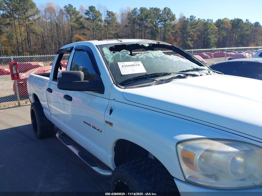 2007 Dodge Ram 1500 Slt/Trx4 Off Road/Sport VIN: 1D7HU18247S216800 Lot: 43660028