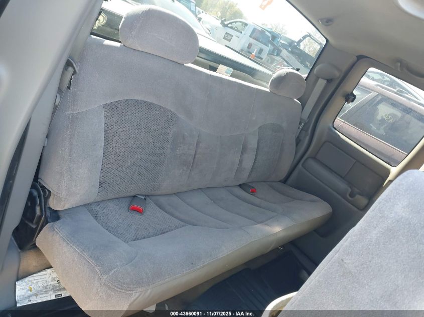 2000 Chevrolet Silverado 1500 Ls VIN: 1GCEC19T7YZ370384 Lot: 43660091