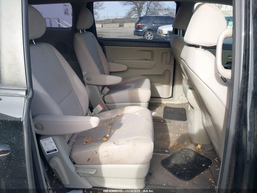 2016 Kia Sedona L VIN: KNDMA5C11G6172318 Lot: 43660123