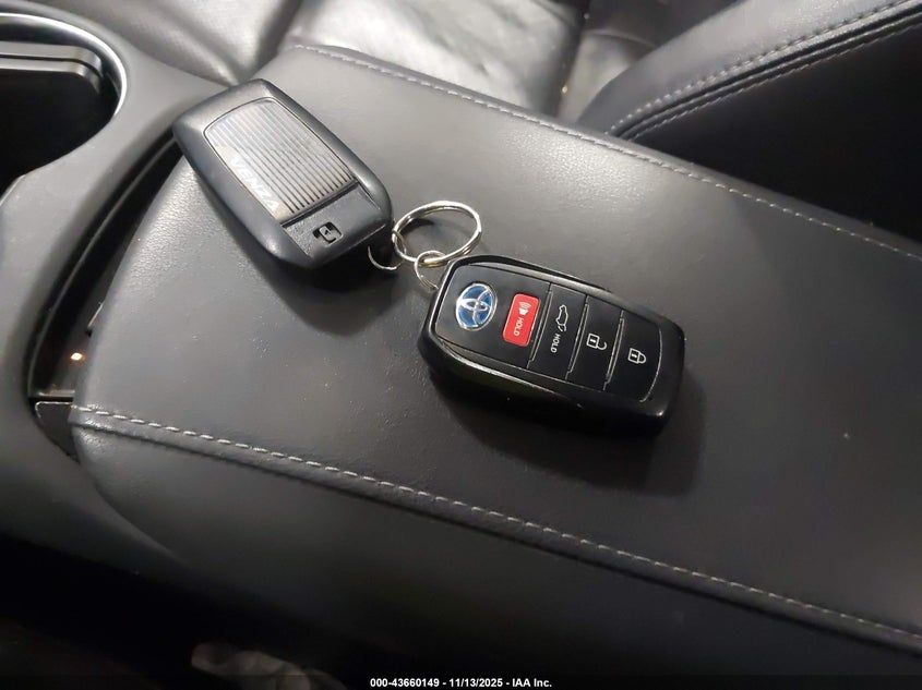 2021 TOYOTA VENZA LIMITED JTEAAAAH9MJ044005