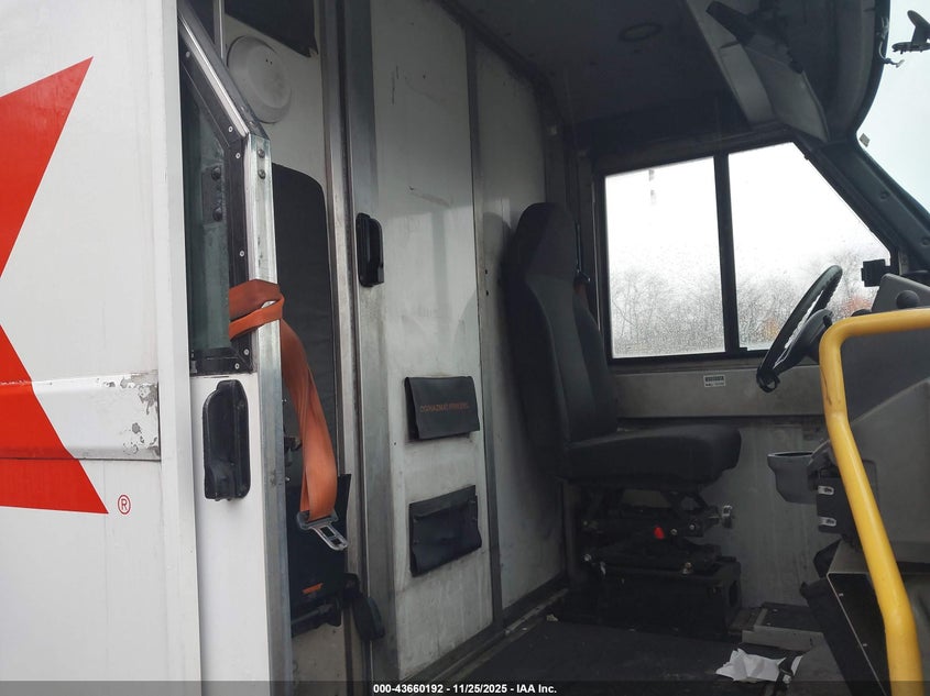 2012 Isuzu Commercial Van VIN: JALB4T172C7W00426 Lot: 43660192